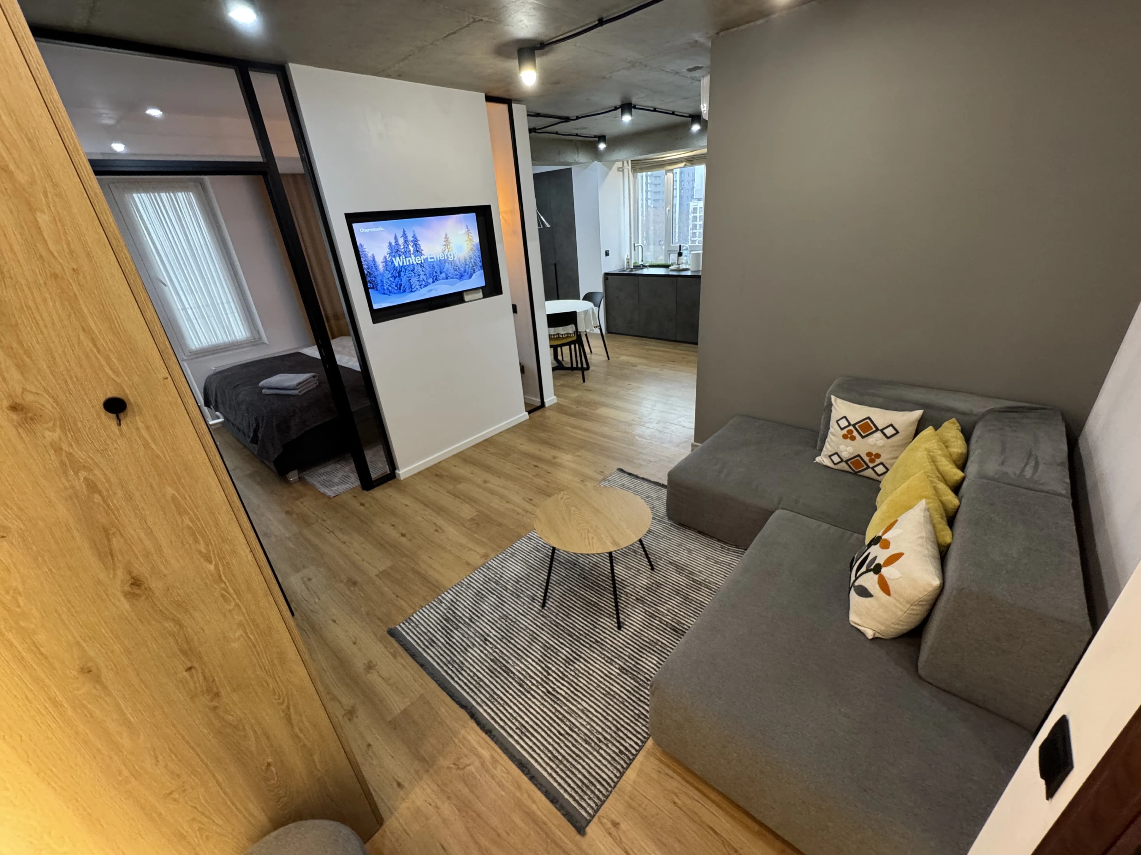 One Bedroom Central Apartment with Balcony