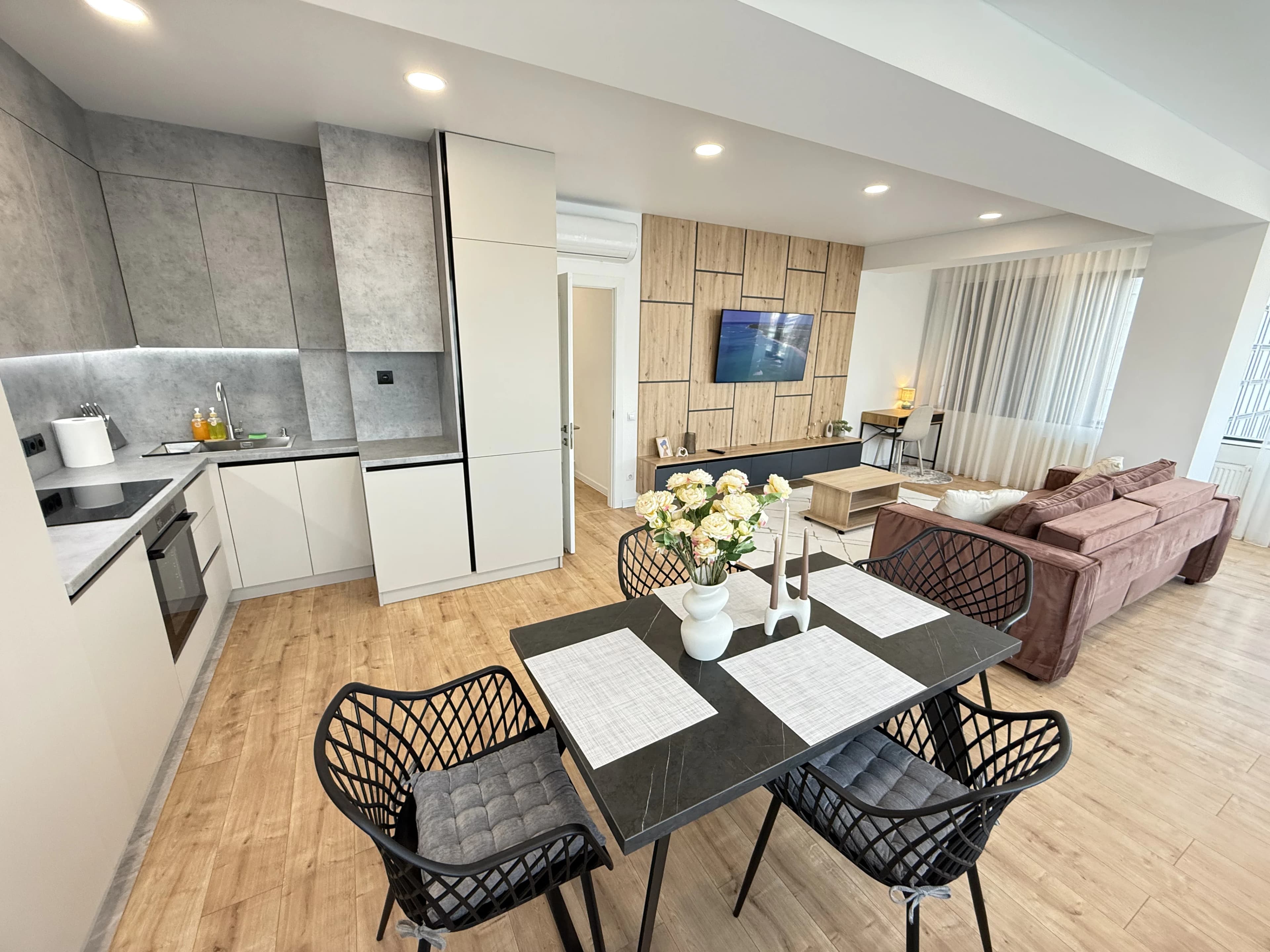 Large Luxury Central Apartment